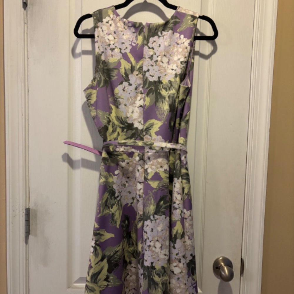 WHBM Lavender Sleeveless Dress with Hydrangea Print and matching Belt - Picture 2 of 4